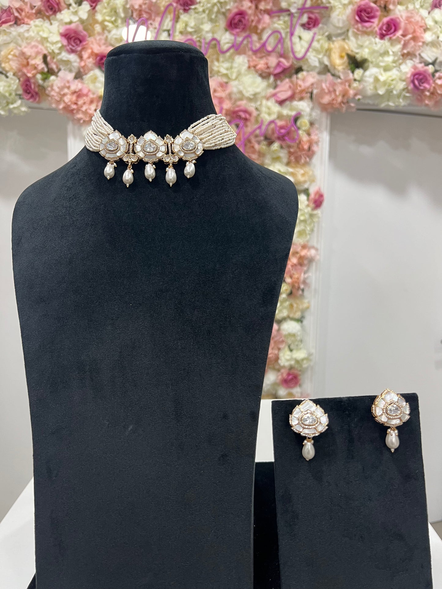 Mother of pearl choker set