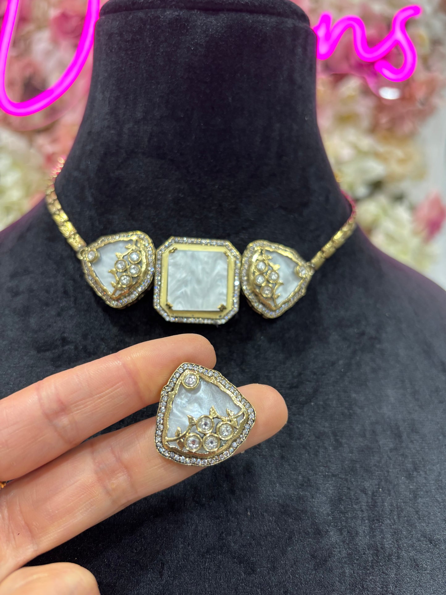 White stone choker set